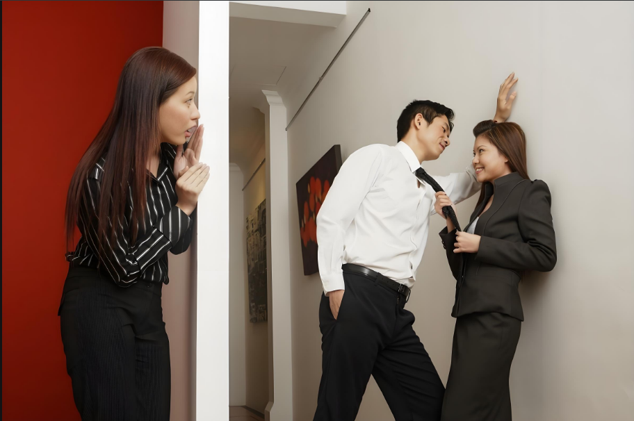 无锡侦探：女方怀孕半年不能离婚吗